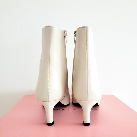 Intentionally Blank France Nappa Leather Ankle Booties Size 7 WHITE - Picture 5 of 16